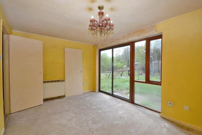 30, Buzzacott Lane, Milton Keynes photo 3