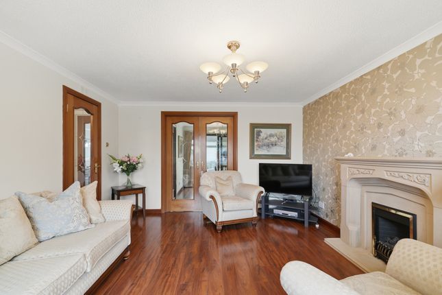 7 Dunnichen Gardens, Bishopbriggs photo 5