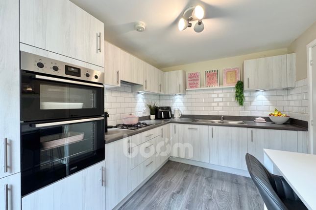 63, Cowan Avenue, Johnstone photo 4