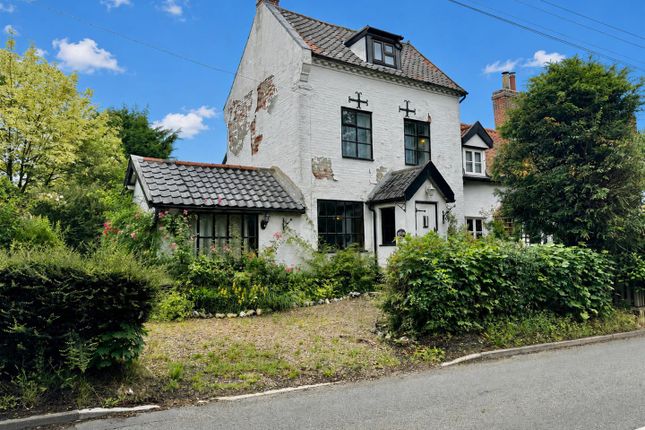2-bed house on Ostlers Cottage, 1 Rectory Terrace, Harleston Road, Pulham Market, £220,000