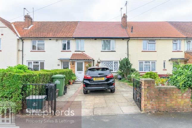 Thumbnail Terraced house for sale in Franklin Avenue, Cheshunt, Waltham Cross