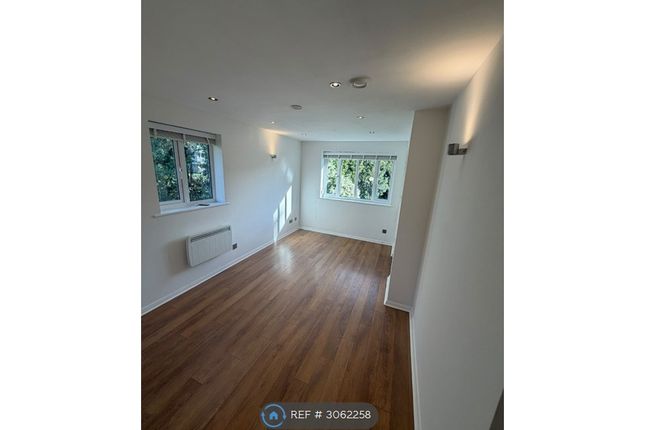 Chipstead Close, Sutton photo 5