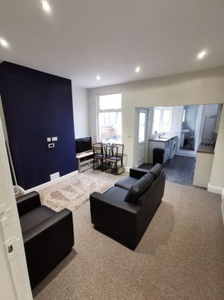 18 Hill Street, Newcastle photo 3