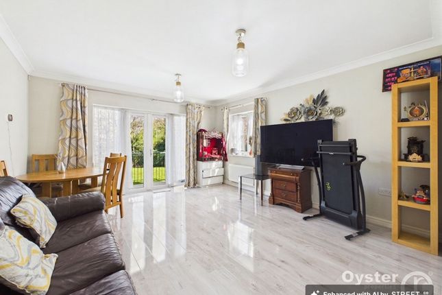 4 Amber House Honeypot Lane, Stanmore photo 2