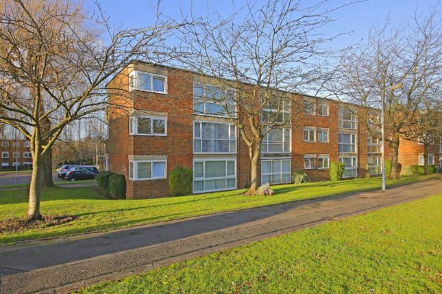 Thumbnail Flat to rent in Dormans Close, Northwood