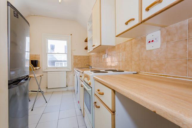 Flat 3, 2, Bridge Street, Buckingham photo 3