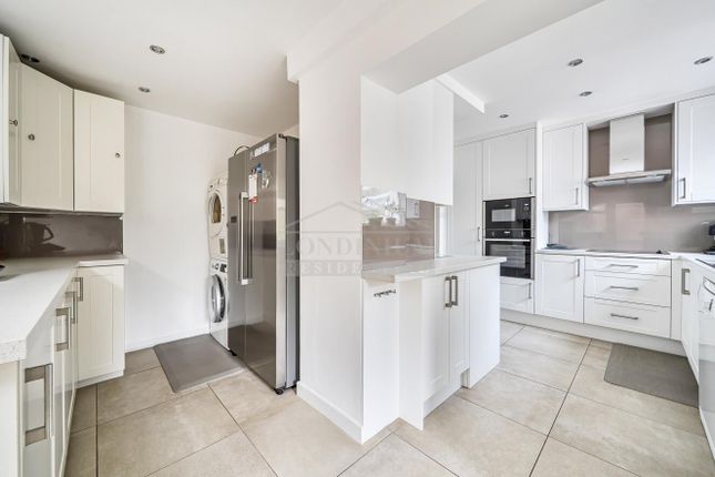 69, Hartland Drive, Edgware photo 2