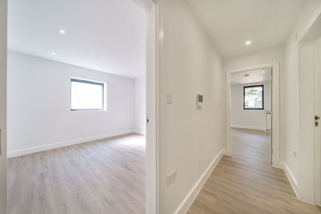 Flat for sale in Smitham Bottom Lane, Purley