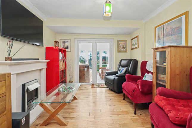 60, Rydens Way, Surrey photo 4