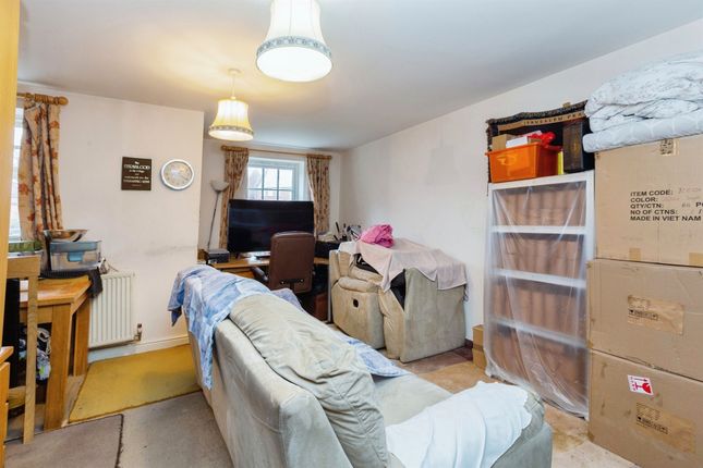 Flat for sale in Florey Gardens, Aylesbury