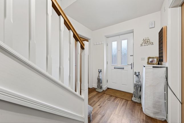 36, Kingfisher Way, Burton Latimer photo 3