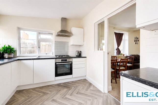 8, Rugby Avenue, Wembley photo 3