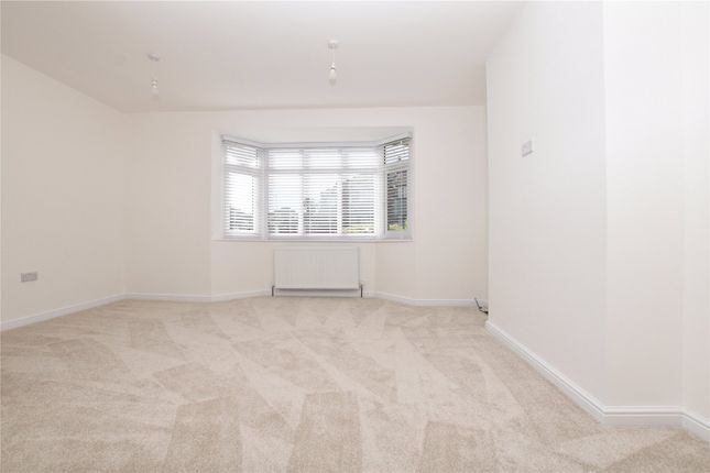 24, Casson Avenue, Wakefield photo 2