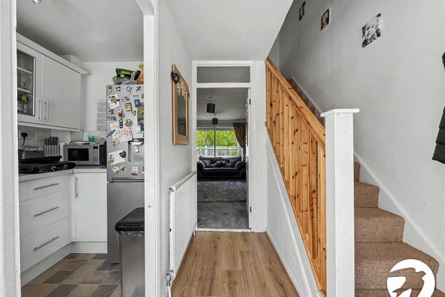 8, Waverley Close, Kent photo 3