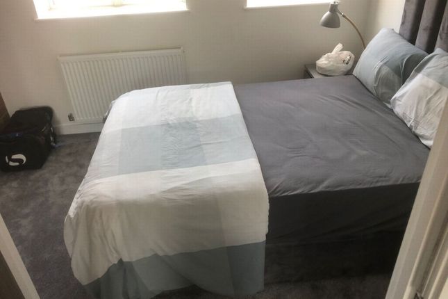12, Turner Street, London photo 2