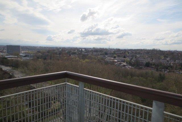 Flat to rent in Lakeside Rise, Blackley, Manchester