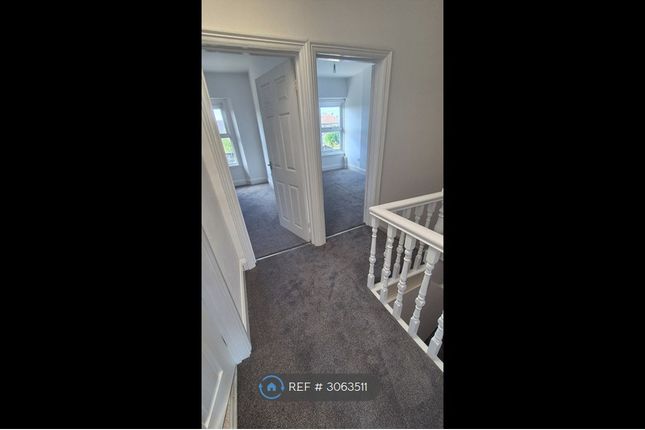 Flat, Osborne Road, Weston-Super-Mare photo 3