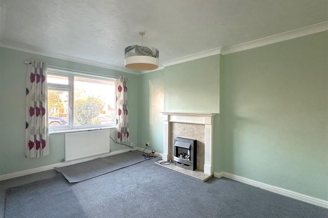 Town house for sale in St. Barnabas Close, York