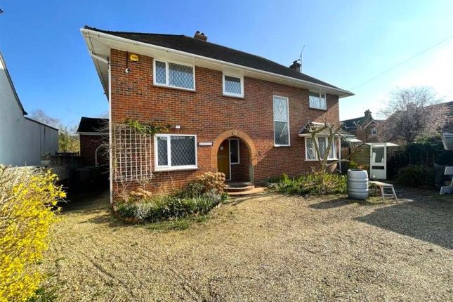 Detached house to rent in Rideway Close, Camberley
