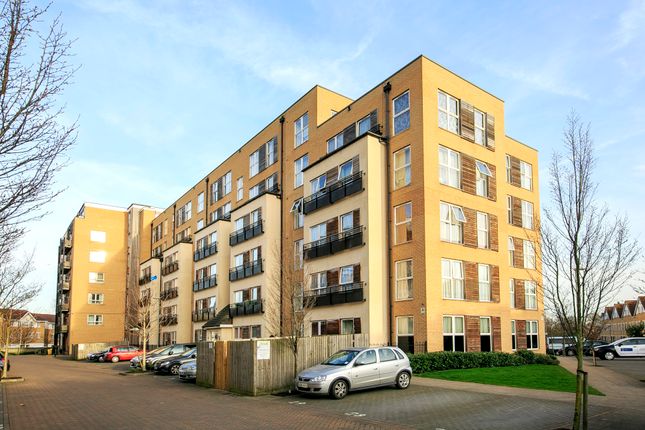 Thumbnail Flat to rent in Lanadron Close, Isleworth