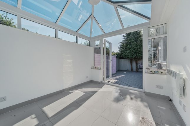 14, Norbury Drive, West Sussex photo 4