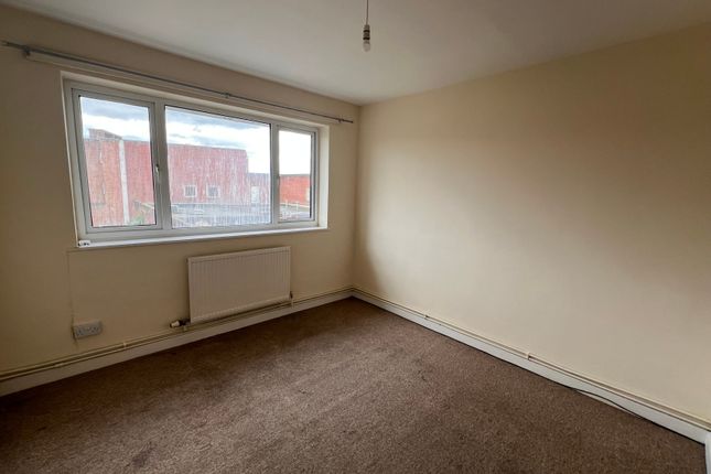 Flat to rent in Guildhall Street, Grantham