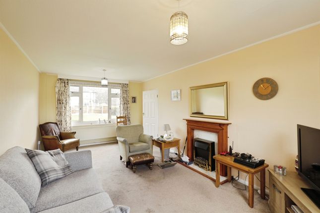 14, Lingfield Gardens, Leeds photo 4
