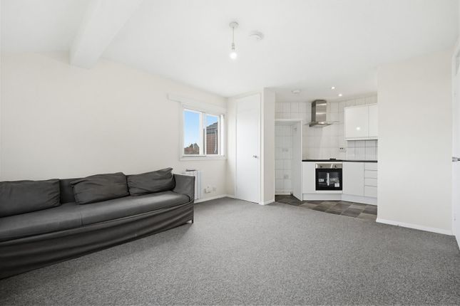 75, Cranston Close, Hounslow photo 3