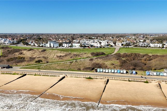 4, Cliff Way, Essex photo 2