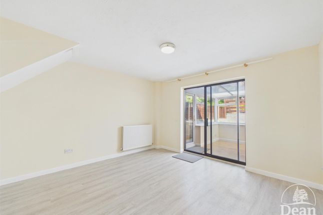 6, Octavia Place, Lydney photo 4