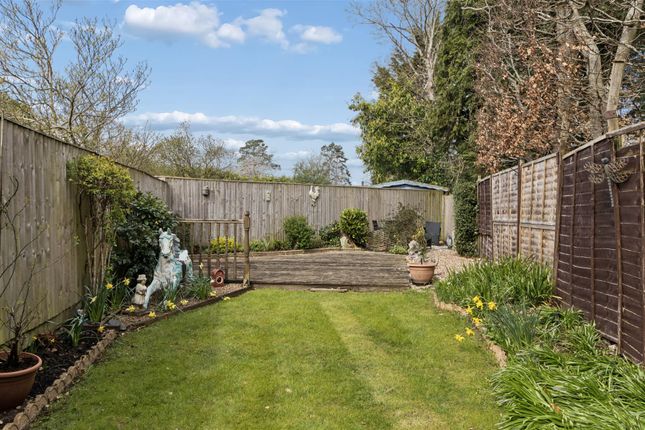 27, Bullsland Gardens, Chorleywood photo 2