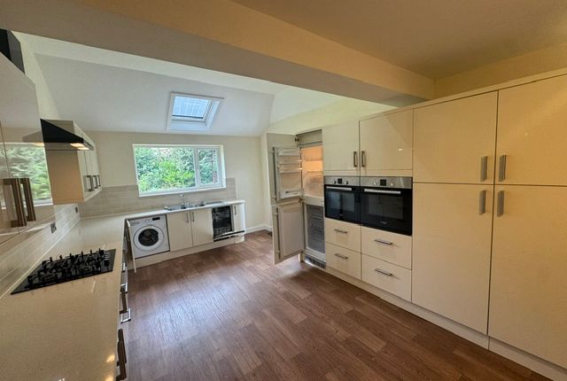 35, Ryefield Scholes Holmfirth photo 4