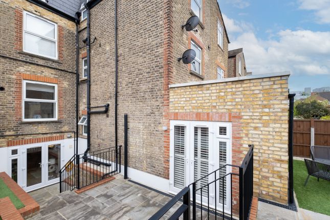 Flat for sale in Hoyle Road, London