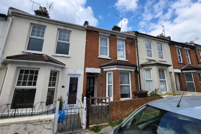 Thumbnail Terraced house to rent in Cecil Road, Rochester