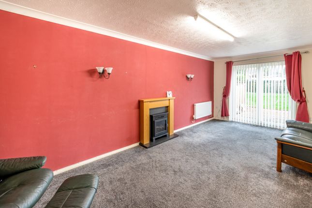 44 Welham Grove, Retford photo 3