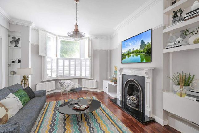 Thumbnail Flat for sale in Gascony Avenue, London