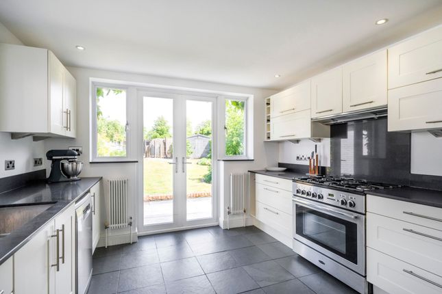 68 Gipsy Lane, Wokingham photo 4