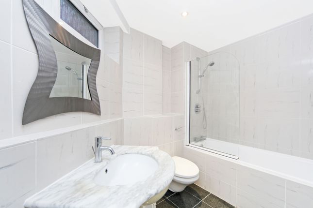 Flat for sale in Blazer Court, St. Johns Wood Road