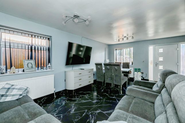5, Carlyle Court, South Yorkshire photo 3