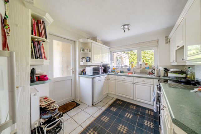 27, Parklands Drive, Grantham photo 3