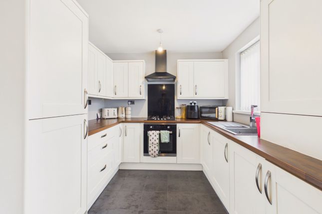 6 Earsham Close, Hull, East Riding Of Yorkshire photo 3