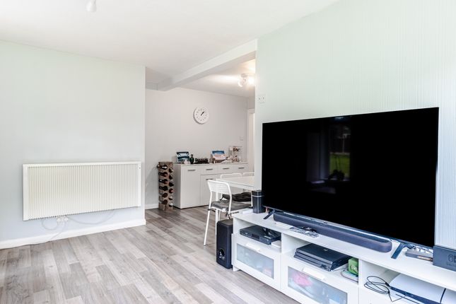 76, Blackmoor Court, Leeds photo 4