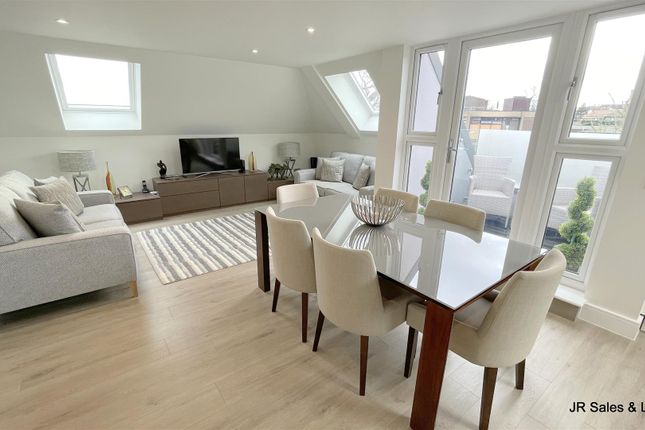 Flat for sale in Tolmers Gardens, Cuffley, Potters Bar