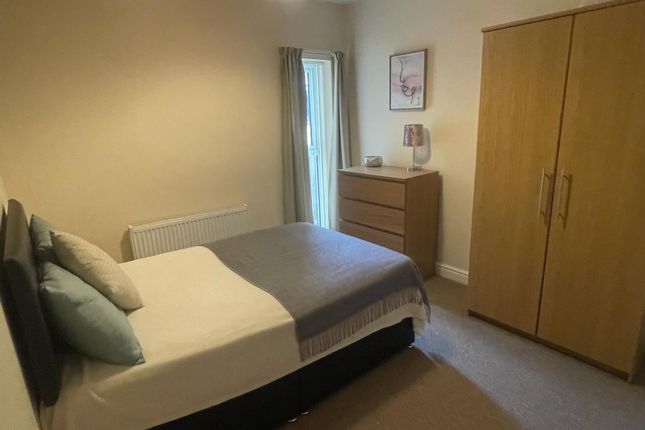 9, Finch Road, Doncaster photo 3