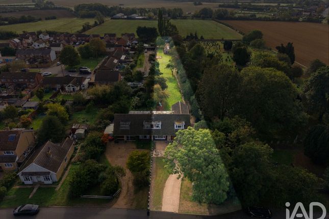 12, Lawn Lane, Ely photo 2