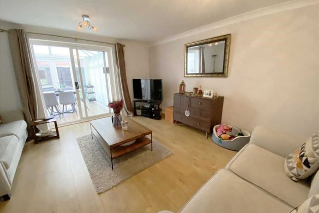 10, Beck Close, Ruskington photo 3