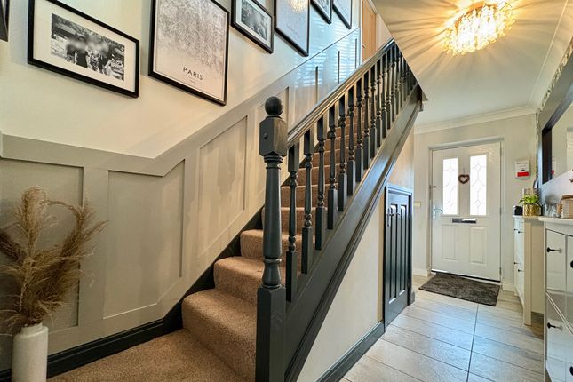 21 Foxtail Meadow, Wigan photo 3