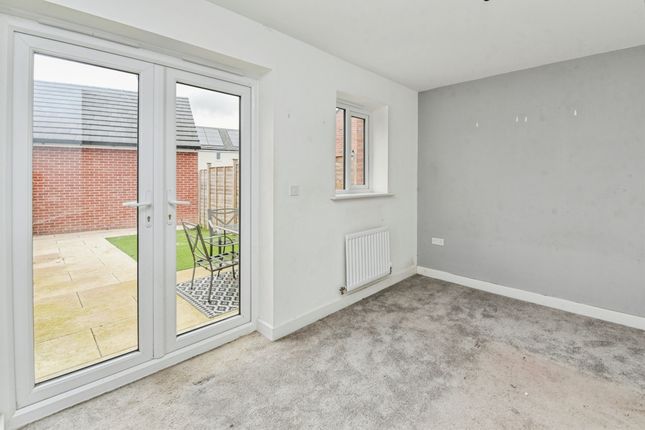 40, Amazon Way, Westbury photo 4