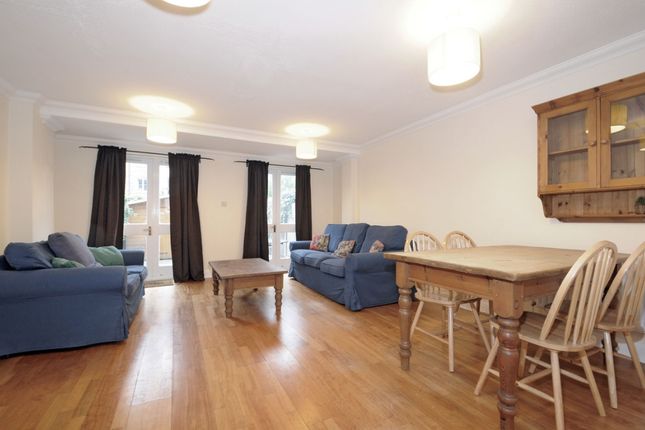 79, Plough Way, London photo 2