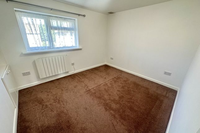 Thumbnail Flat to rent in Boundary Close, Southall